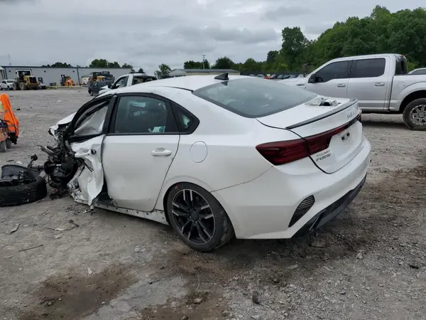 3KPF54AD4NE469773 2022 KIA FORTE - Image 2
