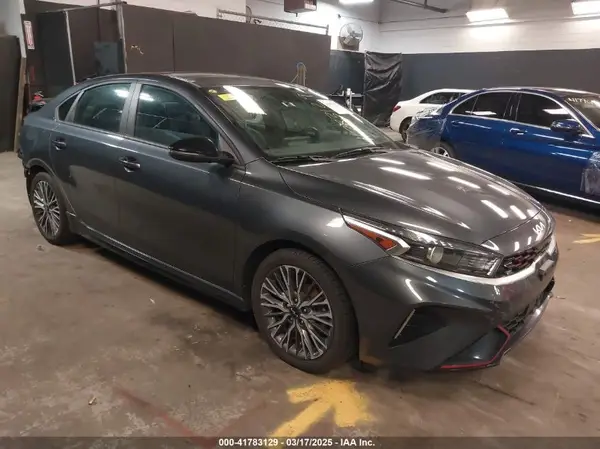 3KPF54AD4NE470082 2022 KIA FORTE - Image 1