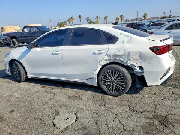 3KPF54AD4NE472270 2022 KIA FORTE - Image 2