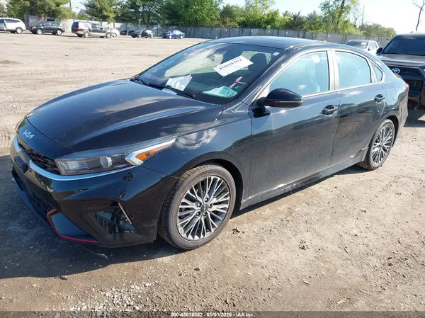 3KPF54AD4NE479963 2022 KIA FORTE - Image 2