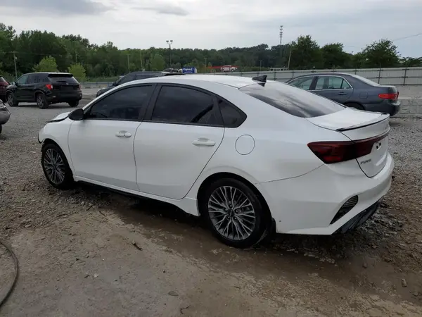 3KPF54AD4NE480675 2022 KIA FORTE - Image 2