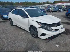 3KPF54AD4NE485083 2022 KIA FORTE