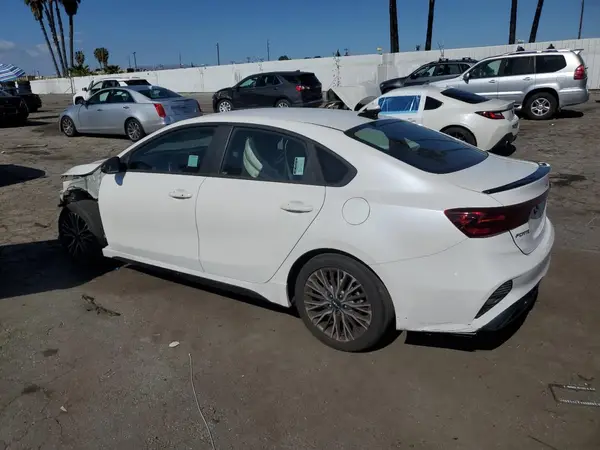 3KPF54AD4NE486623 2022 KIA FORTE - Image 2