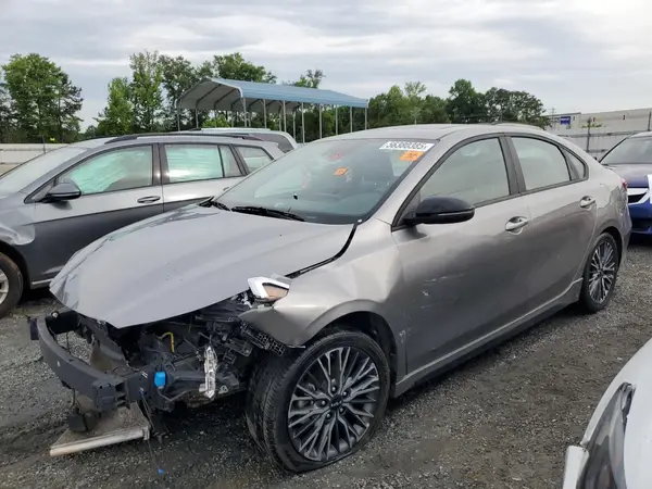 3KPF54AD4NE487688 2022 KIA FORTE - Image 1