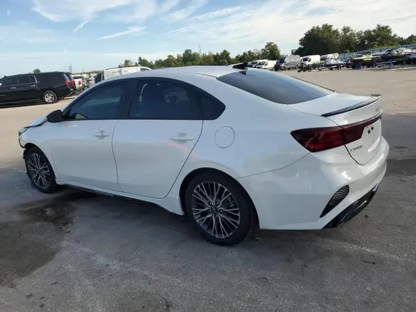 3KPF54AD4NE497962 2022 KIA FORTE - Image 2
