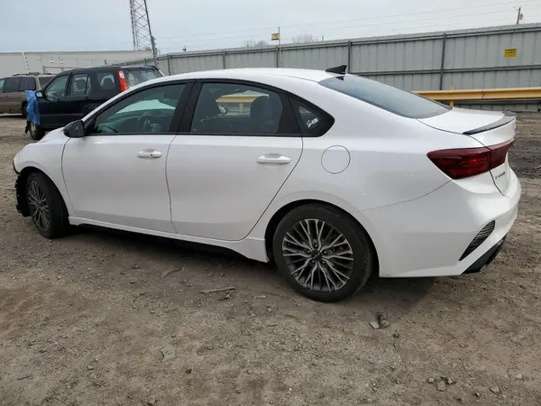 3KPF54AD4NE510354 2022 KIA FORTE - Image 2