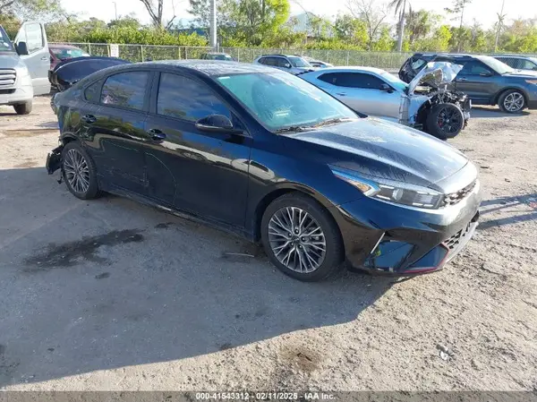 3KPF54AD4PE528582 2023 KIA FORTE - Image 1