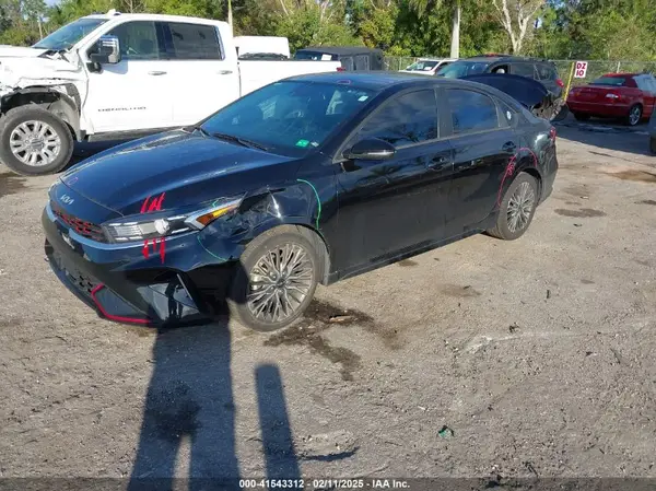 3KPF54AD4PE528582 2023 KIA FORTE - Image 2