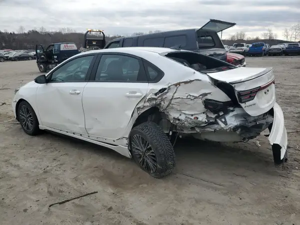 3KPF54AD4PE529019 2023 KIA FORTE - Image 2