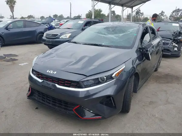 3KPF54AD4PE529909 2023 KIA FORTE - Image 2