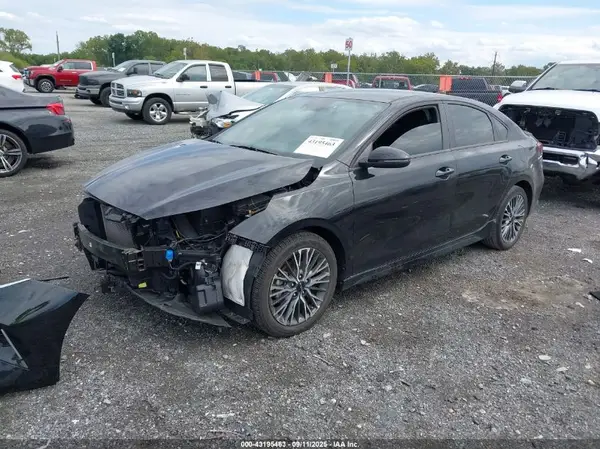 3KPF54AD4PE540828 2023 KIA FORTE - Image 2