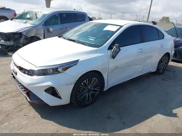 3KPF54AD4PE547844 2023 KIA FORTE - Image 2