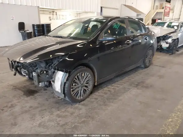 3KPF54AD4PE552042 2023 KIA FORTE - Image 2