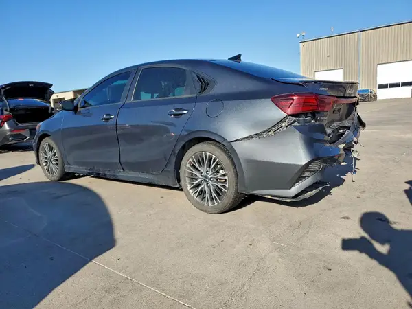 3KPF54AD4PE560271 2023 KIA FORTE - Image 2