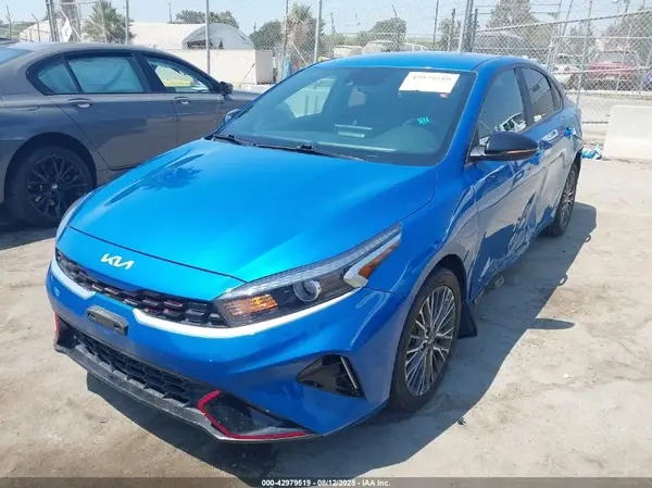 3KPF54AD4PE570864 2023 KIA FORTE - Image 2