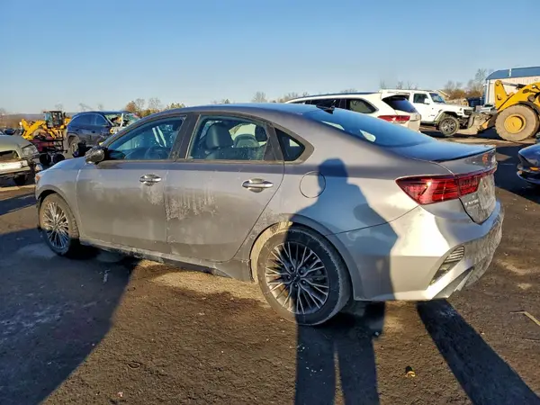 3KPF54AD4PE574672 2023 KIA FORTE - Image 2
