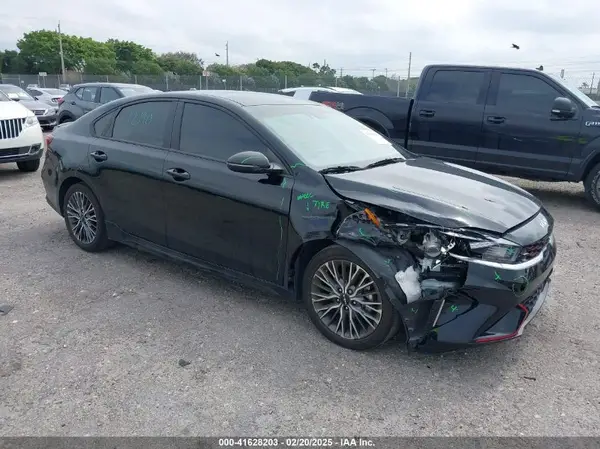 3KPF54AD4PE578740 2023 KIA FORTE - Image 1