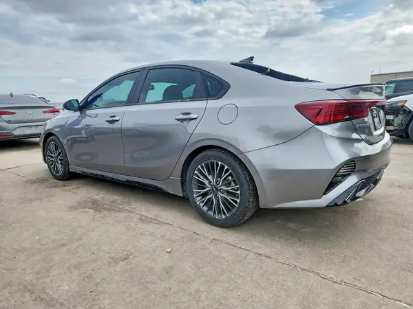3KPF54AD4PE581170 2023 KIA FORTE - Image 2