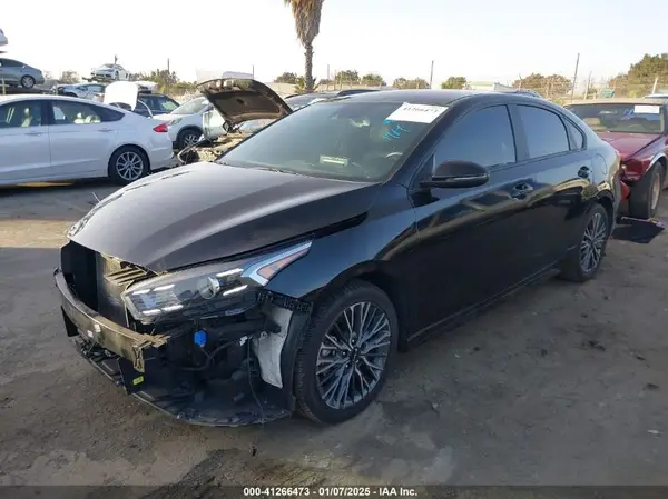 3KPF54AD4PE584165 2023 KIA FORTE - Image 2