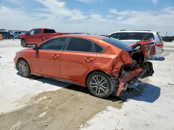 3KPF54AD4PE588166 2023 KIA FORTE - Image 2