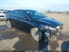3KPF54AD4PE590242 2023 KIA FORTE