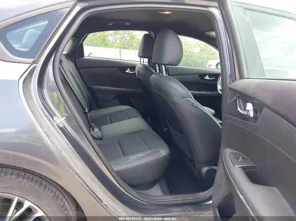 3KPF54AD4PE614314 2023 KIA FORTE - Image 8