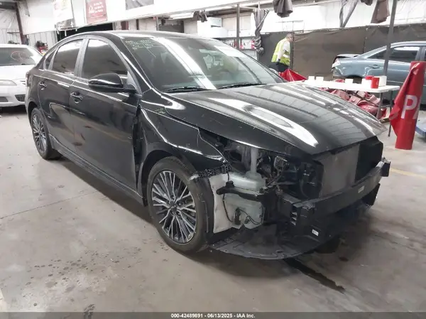 3KPF54AD4PE615124 2023 KIA FORTE - Image 1