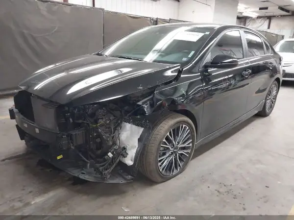 3KPF54AD4PE615124 2023 KIA FORTE - Image 2