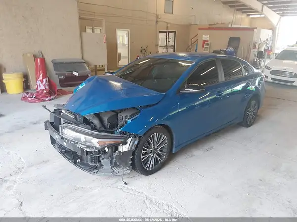3KPF54AD4PE652593 2023 KIA FORTE - Image 2