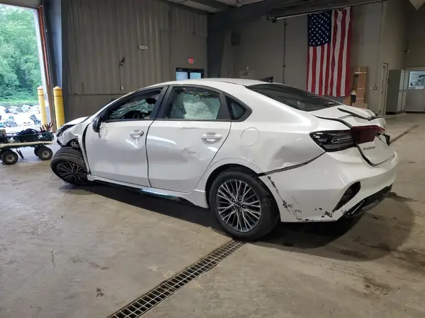 3KPF54AD4PE658992 2023 KIA FORTE - Image 2