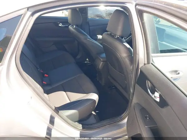 3KPF54AD4PE660189 2023 KIA FORTE - Image 8