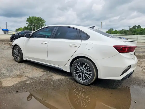 3KPF54AD4PE664033 2023 KIA FORTE - Image 2