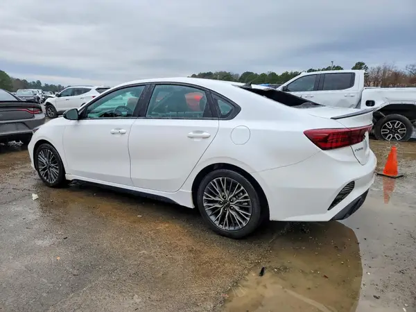 3KPF54AD4PE670205 2023 KIA FORTE - Image 2