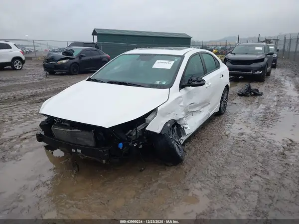 3KPF54AD4RE691915 2024 KIA FORTE - Image 2