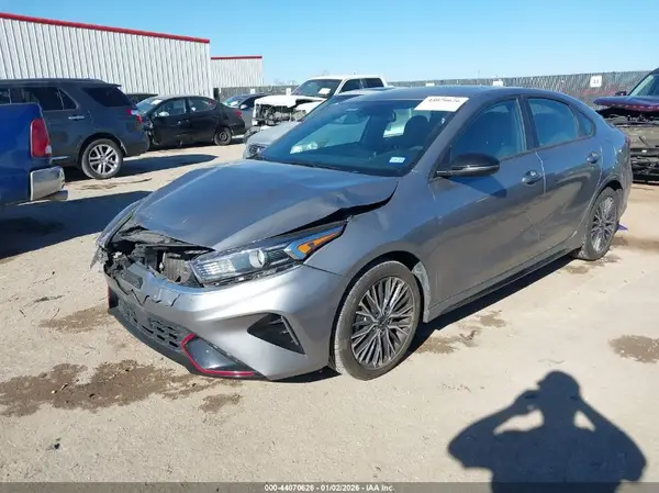 3KPF54AD4RE715291 2024 KIA FORTE - Image 2