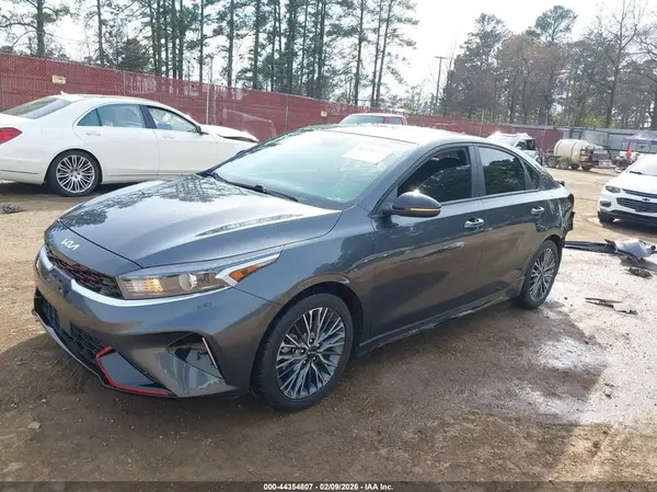 3KPF54AD4RE715677 2024 KIA FORTE - Image 2