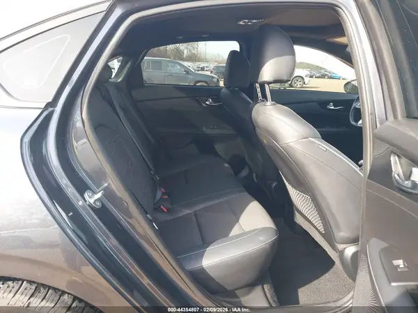 3KPF54AD4RE715677 2024 KIA FORTE - Image 8