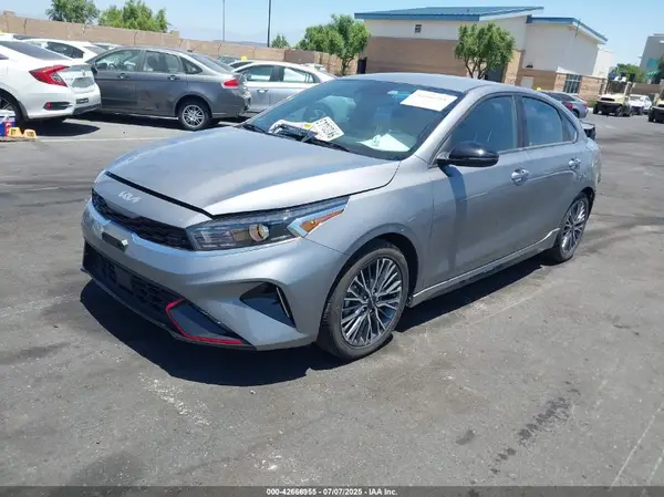 3KPF54AD4RE727098 2024 KIA FORTE - Image 2