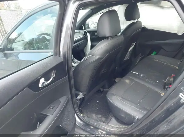 3KPF54AD4RE727182 2024 KIA FORTE - Image 8