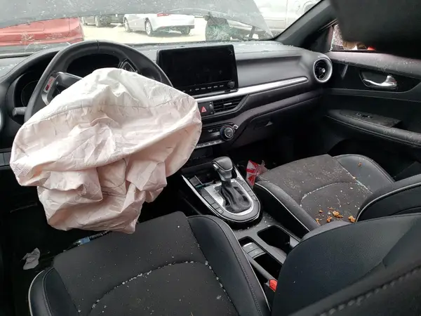 3KPF54AD4RE728008 2024 KIA FORTE - Image 8