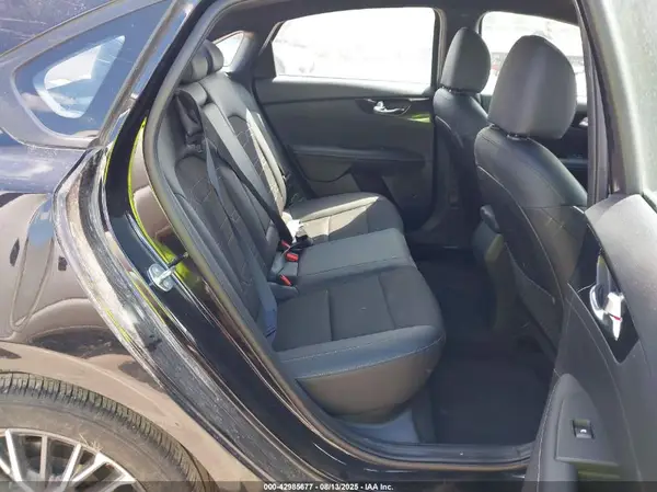 3KPF54AD4RE728820 2024 KIA FORTE - Image 8