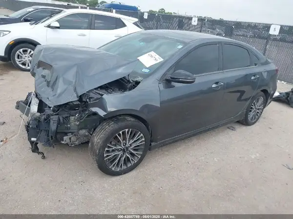 3KPF54AD4RE732656 2024 KIA FORTE - Image 2