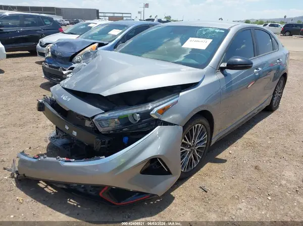 3KPF54AD4RE733628 2024 KIA FORTE - Image 2
