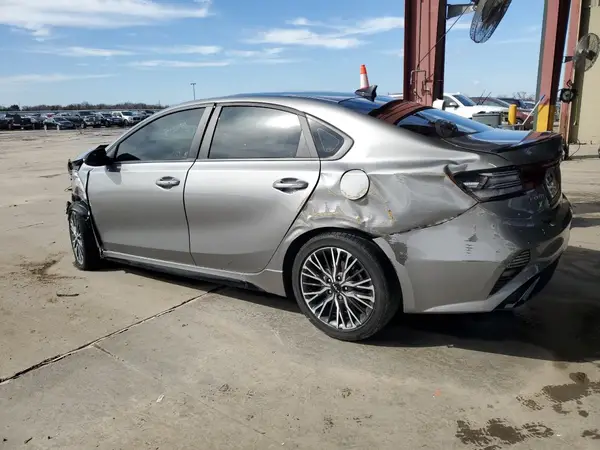 3KPF54AD4RE743592 2024 KIA FORTE - Image 2