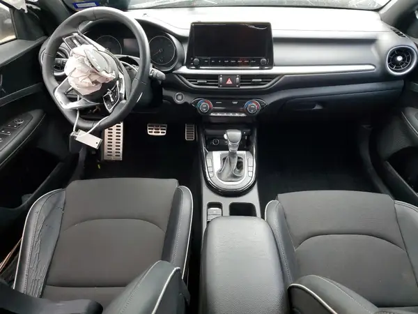 3KPF54AD4RE743592 2024 KIA FORTE - Image 8