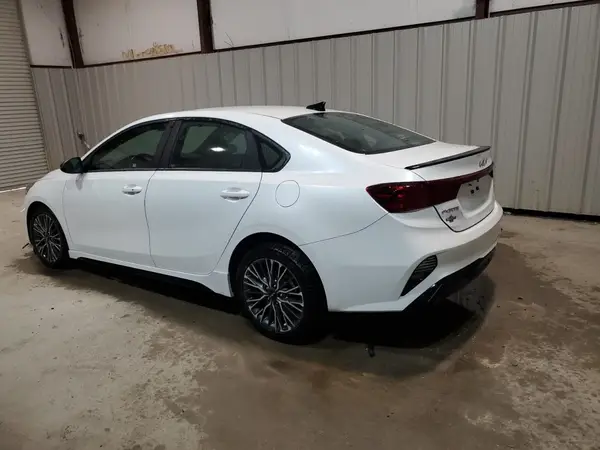 3KPF54AD4RE754835 2024 KIA FORTE - Image 2