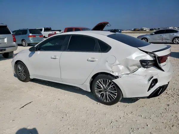 3KPF54AD4RE754995 2024 KIA FORTE - Image 2