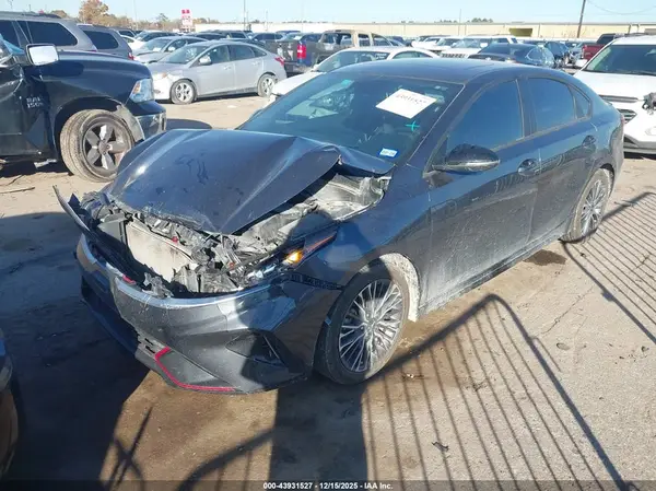 3KPF54AD4RE756195 2024 KIA FORTE - Image 2