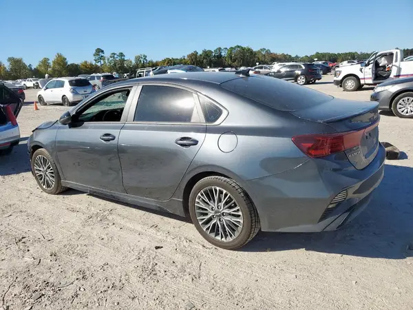 3KPF54AD4RE759081 2024 KIA FORTE - Image 2