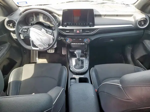 3KPF54AD4RE759615 2024 KIA FORTE - Image 8
